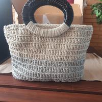 borsa artigianale all'uncinetto