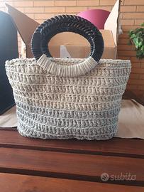 borsa artigianale all'uncinetto