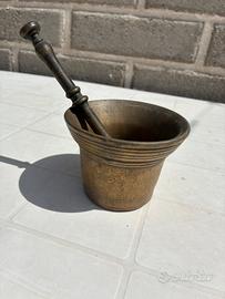 Mortaio di bronzo bello e particolare