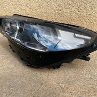 BMW X1 S18d 2024 - Faro sinistro full LED adattivo