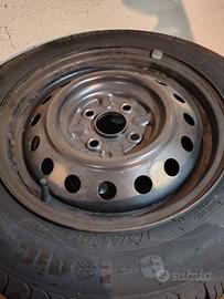 Cerchi in ferro 14 pollici con gomme
