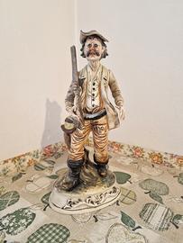 statuetta cacciatore capodimonte 42
