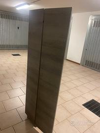 Armadietto in legno
