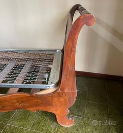 Letto a barca antico