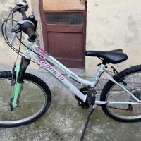 Mountain bike ragazza