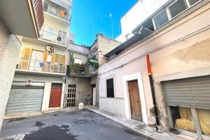 CASA SEMINDIPENDENTE A BARLETTA