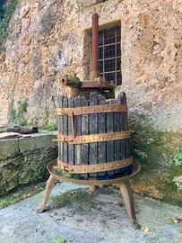 Torchio d’epoca in ghisa completo da restaurare