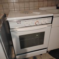 cucina tecnogas con forno elettrico 