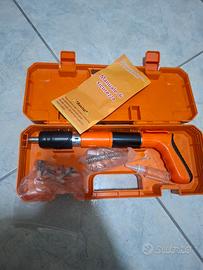 pistola spara chiodi cemento 