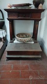 Inginocchiatoio Antico