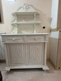 Credenza bianca con alzata