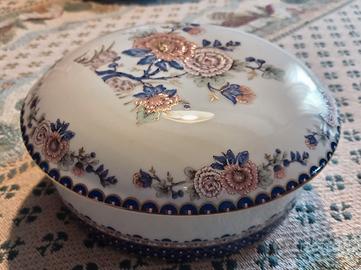 Scatola portaoggetti in porcellana