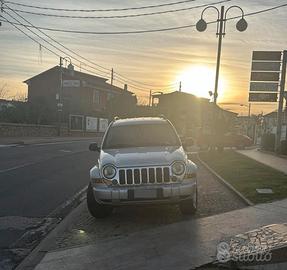 Jeep Cherokee 2.8 CRD Limited 2007 pronta all’uso