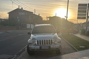 Jeep Cherokee 2.8 CRD Limited 2007 pronta all’uso