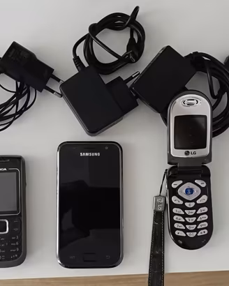 Lotto Telefoni Vintage e Retrogaming