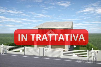 4 LOCALI A ASOLA