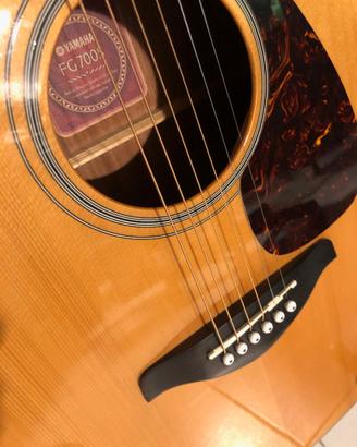 Chitarra acustica Yamaha FG700S