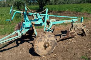 Aratro Giorgi bivomere trainato