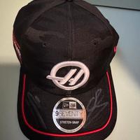 Cappellino Haas 2025