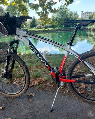 MTB Grandis