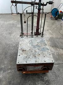 Vecchissima grande bilancia