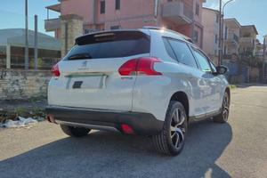 Peugeot 2008 EURO 6 tenuta in maniera maniacale