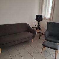 Set divano + poltrona + pouf grigio 