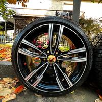 Set cerchi 18” + gomme invernali Pirelli + sensori