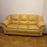 Divano in pelle beige