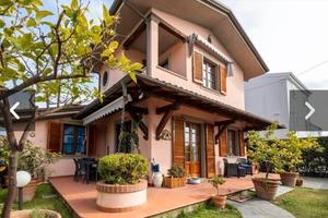 Casa indipendente libera mese di giugno/ settembre