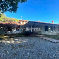 VILLA LIBERA SU QUATTRO LATI VISTA LAGO