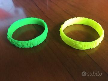 2 braccialetti bambina. In gomma.