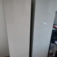 Arredo per salotto, pensili beige e grigio lucidi