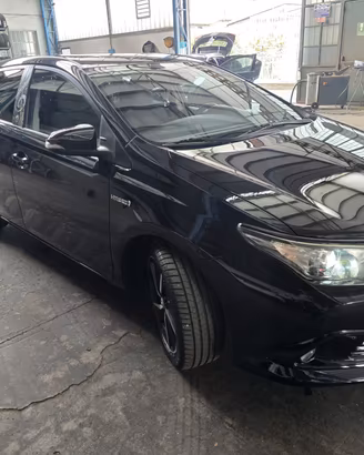 Toyota Auris 1.8 Hybrid Lounge
