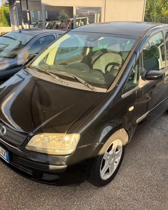 Fiat Idea 1.4 16V Emotion