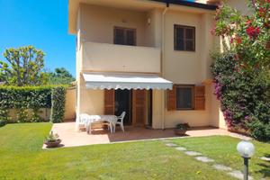 Villino nel verde Sabaudia estate 2026