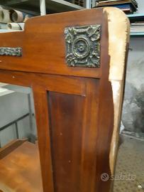 Mobile con specchio in noce