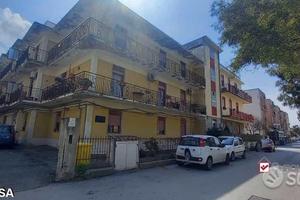 Villafranca,pressi parco briosa,5 vani e servizi