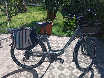 bicicletta elettrica seminuova