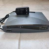 Router Cisco SOHO 97 con alimentatore originale