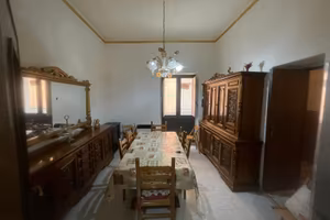 Casa libera subito da terra a tetto