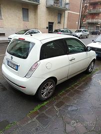 Ypsilon 10