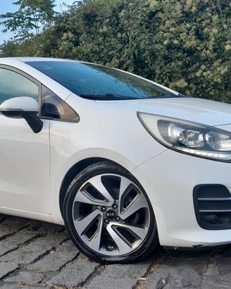 Kia Rio 1.4 CRDi High Tech 90cv (Diesel)