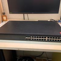 Switch Ethernet 28 porte fibra e PoE