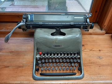 MACCHINA DA SCRIVERE OLIVETTI LEXIKON 80