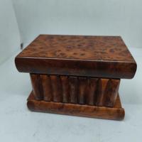 cofanetto portaoggetti in noce con segreto