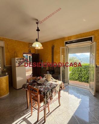 Casa, Belmonte Mezzagno.