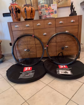 Ruote in carbonio 3T discus C35 LTD 12V