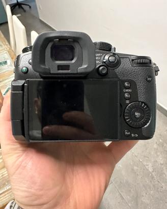 Panasonic Lumix GH5 + 12-60mm + Olympus 25mm f/1.8