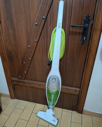 scopa elettrica electrolux energica evo